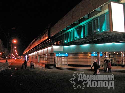метро Бульвар Адмирала Ушакова